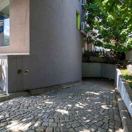 Слънчев Апартамент С Балкон До Болница Света София Sófia Exterior foto